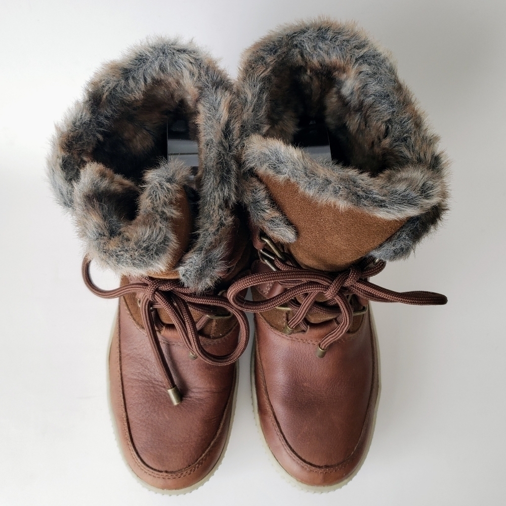 Tara M. Wilson Fur Lined Brown Leather Lace-up Boots Size 7 Waterproof - Picture 4 of 8